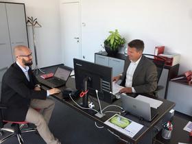 Mesec dni v direktorskih čevljih