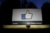Najprej in na začetku: niso vsi ljudje na Facebooku! Obstaja celo peščica čudakov, ki ne uporablja nobenega družbenega omrežja, piše Radmilovič. Foto: Reuters