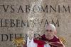 Papež je nagovoril več kot 300 mladih z vsega sveta, ki bodo od ponedeljka do sobote v Vatikanu razpravljali na temo mladine. Foto: Reuters