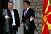 Zunanja ministra Grčije in Makedonije po srečanju v Ohridu opozarjata na veliko nerešenih vprašanj. Foto: Reuters