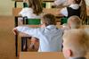 Strokovnjaki oz. izvajalci projekta za premoščanje socialnih in čustvenih stisk šolajočih se otrok in mladostnikov tako ugotavljajo, da pedagoški delavci v slovenskem šolskem sistemu niso najbolj spretni pri aplikaciji pridobljenih znanj oz. jim primanjkuje ustreznih prijemov. Foto: Pixabay