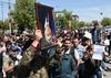 Armenski protestniki na ulicah izražajo nestrinjanje z utrjevanjem Serža Sarkisjana (na fotografiji) na oblasti. Foto: Reuters