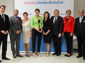 Stranka Alenke Bratušek bi uvedla volilna pravico s 16 leti in mladim dala UTD