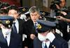 Fukuda je eden redkih politikov na najvišjem položaju, ki so ga obtožbe o spolnem nadlegovanju odnesle s položaja. Foto: Reuters