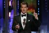 Andrew Garfield je igralsko nagrado dobil za svojo vlogo v ponovno oživljeni predstavi o aidsu, Angeli v Ameriki. Foto: Reuters
