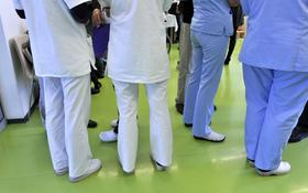 Zbornica zdravstvene nege ogorčena glede napovedi novih nalog medicinskih sester