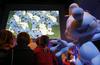 Leta 2011 pa je izšel tudi celovečerni igrano-animirani film v produkciji Columbia Pictures z naslovom Smrkci oz. Smrkci 3D. Foto: Reuters