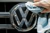 Problematika visokih izpustov je bila posebne pozornosti deležna po razkritju t. i. afere dieselgate, ko je Volkswagen priznal, da so v vozila vgradili goljufivo programsko opremo. Foto: EPA