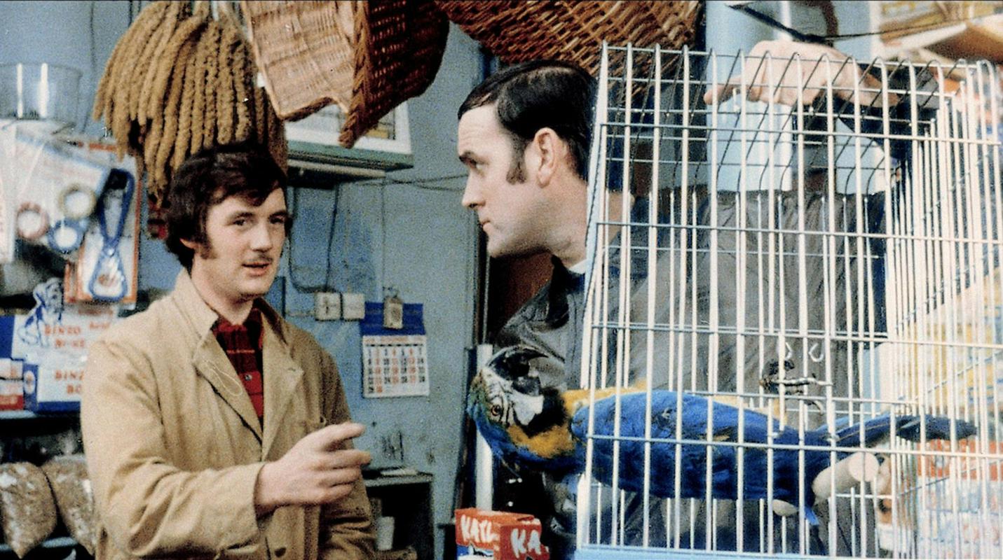 Idej za skeče nikoli niso črpali iz racionalne, logične misli, se spominja Cleese -