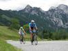 Maraton Alpe je na eni strani trpljenje, na drugi užitek, ko se voziš čez alpske prelaze. Kolesarje čaka 130 km in 2000 metrov višinske razlike. Foto: maraton-alpe.si