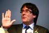 Carles Puigdemont je bil aretiran na poti iz Finske v Bruselj, kjer živi od lanskega oktobra, ko ga je odstavila španska vlada. Predtem je potekal referendum o samostojnosti Katalonije, ki ga je Madrid označil za nezakonitega. Foto: Reuters