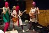 Skupina Pussy Riot je bila ustanovljena leta 2011, sestavljale pa so jo le članice, ki so podpirale feministično gibanje v Rusiji in izražale kritiko proti Putinu in državi. Foto: Reuters