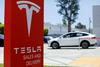 Musk naj bi se za umik delnic z borze odločil zato, da se lahko podjetje osredotoči na razvoj brez udinjanja analitikom in vlagateljem Wall Streeta. Foto: Reuters