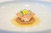 Foie gras s sladoledom iz medice, masleni vafelj, oljna ogrščica in vinaigrette iz meda in piva. Foto: MMC RTV SLO