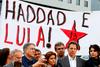 Haddad (pod rdečo zvezdo) je postal predsedniški kandidat Delavske stranke, tožilstvo pa tudi njega obtožuje korupcije. Foto: Reuters