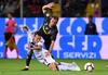 Leo Štulac (Parma) - Miralem Pjanić (Juventus)