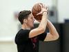 Goran Dragić je pred leti govoril, da mu igranje za Slovenijo koristi, ker nato začne v Ligi NBA v polni sezoni, zdaj pa napoveduje, da bo zaradi reprezentančne upokojitve imel spomladi več moči in energije v bojih za preboj in igranje končnice. Foto: AP