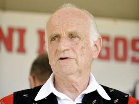 29. september: Na današnji dan leta leta 2011 je umrl legendarni narodno-zabavni glasbenik Lojze Slak