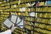 Super znižane in ničelne stopnje za elektronske publikacije bodo lahko uveljavljale le tiste članice, ki te stopnje že uporabljajo za tiskane publikacije. Foto: Reuters
