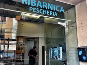Mesnica in pekarna odhajata iz starega jedra Pirana