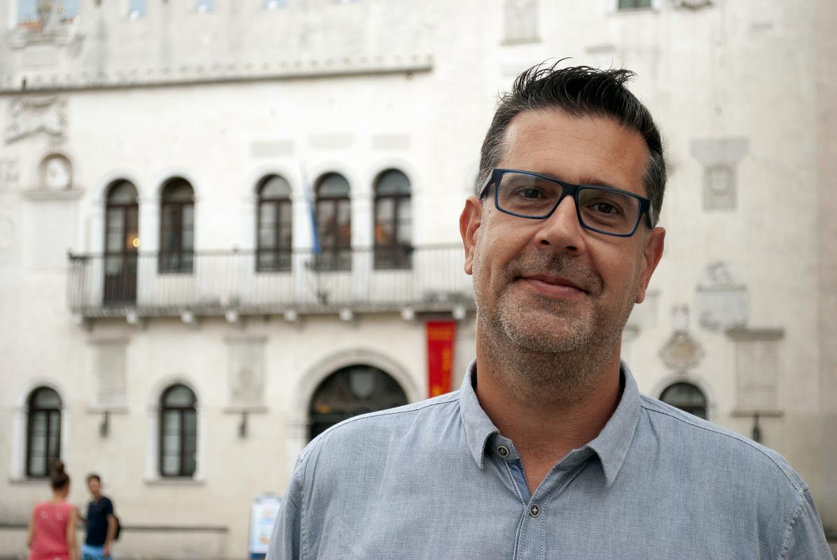 Koprski župan Aleš Bržan je po tem, ko ga je lokalni odbor Levice v javnem pismu kritiziral, razrešil podžupanjo iz Levice Majo Tašner Vatovec. Foto: MMC RTV SLO/Lista Aleša Bržana Koprski župan Aleš Bržan je po tem, ko ga je lokalni odbor Levice v javnem pismu kritiziral, razrešil podžupanjo iz Levice Majo Tašner Vatovec. Foto: MMC RTV SLO/Lista Aleša Bržana
