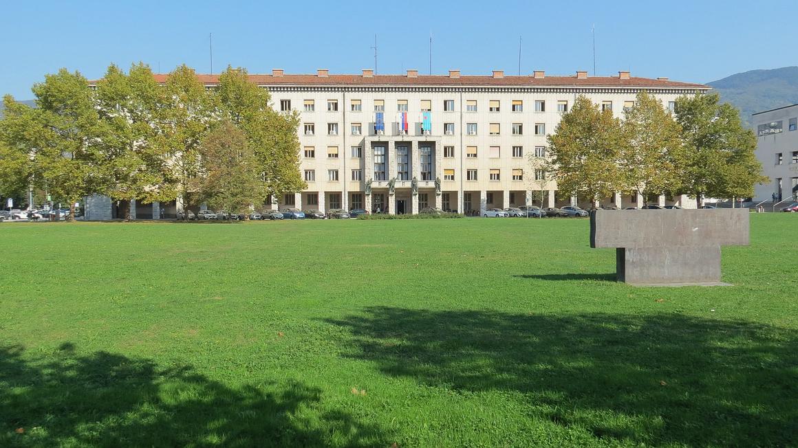 Mestna občina Nova Gorica se je odločila, da v stiski stopi naproti gostincem in drugim gospodarskim subjektom. Foto: MMC RTV SLO/Aljoša Masten