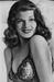 V 40 letih minulega stoletja je Rita Hayworth veljala za izredno lepotico oziroma celo za erotični simbol. Foto: AP