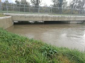 Ob Dravi pričakujejo poplave, razlivajo se tudi Reka, Tržiška Bistrica in Sava