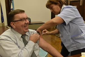 Minister za zdravje: Samo s cepljenjem bomo preprečili epidemijo gripe