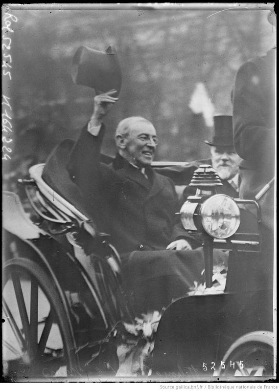 Ameriški predsednik Woodrow Wilson je načrtoval, da bo sedež Društva narodov postavil v neodvisno Reško republiko, ki bi takšna ostala za vekomaj (fotografija s pariške mirovne konference). Foto: Bibliotheque nationale de France/www.europeana.eu Ameriški predsednik Woodrow Wilson je načrtoval, da bo sedež Društva narodov postavil v neodvisno Reško republiko, ki bi takšna ostala za vekomaj (fotografija s pariške mirovne konference). Foto: Bibliotheque nationale de France/www.europeana.eu
