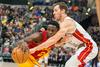 Indiana je z 99:91 ugnala Miami. Na fotografiji Darren Collison (štiri točke v 24 minutah) in Goran Dragić (osem točk v 33 minutah). Foto: Reuters
