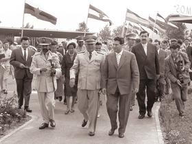 21. november: Leta 1954 v Kopru zborovanje ob podpisu Londonskega memoranduma