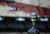 Ne sobota ne nedelja ni dala zmagovalca 58. Cope Libertadores. Boca Juniors lovi sedmi južnoameriški naslov, River Plate pa četrtega. Vsekakor pa razburljivi in zdaj škandalozni superderbi ni razočaral, pa povratna tekma sploh še ni bila odigrana. Foto: Reuters