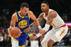 Steph Curry je na drugi tekmi po vrnitvi zaradi poškodbe že v vrhunski formi: 30 točk v 29 minutah igre, pri čemer je v 1. četrtini sam z 18 točkami nadigral Atlanti, ki je v uvodnih 12 minutah zmogla vsega 17 točk. Foto: Reuters