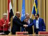 Rokovanje predstavnikov obeh delegacij (levo predstavnik vlade Kaled Al Jaman, desno vodja hutijevske delegacije Mohamed Abdul Salam) naj bi bilo pomembno s simboličnega vidika. Foto: Reuters