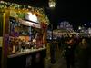Given that Ljubljana is visited by many tourists during this festive season and that Slovenia is trying to establish itself as a gastronomic destination, the offer at the stands seems to be a missed opportunity. Photo: MMC RTV SLO Foto: