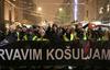 Več tisoč protestnikov se je v soboto zvečer v Beogradu udeležilo protesta proti predsedniku Aleksandru Vučiću in njegovi vladi. Foto: Reuters