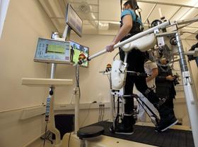 Do rehabilitacije s pomočjo naprave za robotizirano vadbo hoje