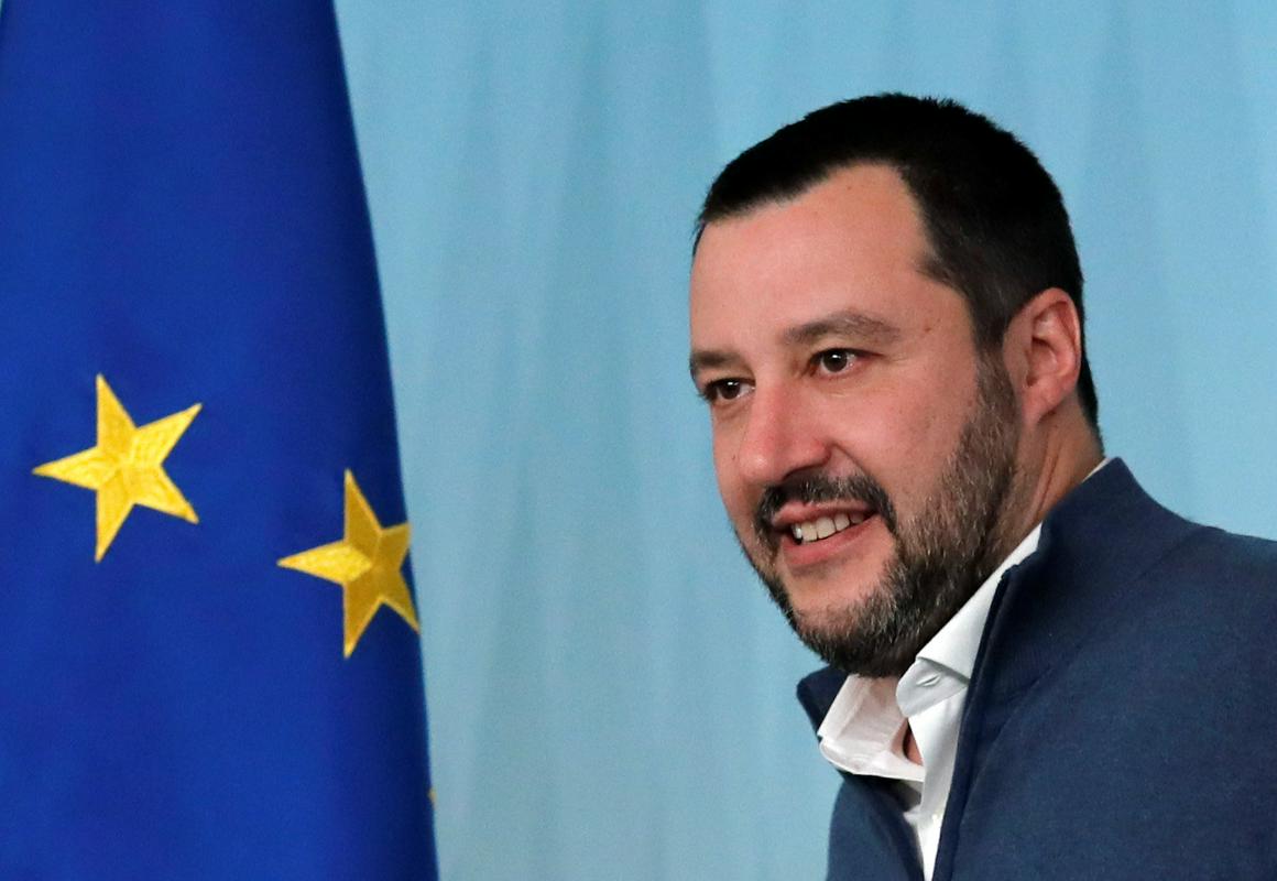 BDP Italije se je v prvem letošnjem četrtletju skrčil za -0,1 odstotka, dolg pa je presegel 130 odstotkov BDP-ja. Njena vladajoča politika ob tem stremi k dodatnemu zadolževanju in širitvi državne porabe. Foto: Reuters BDP Italije se je v prvem letošnjem četrtletju skrčil za -0,1 odstotka, dolg pa je presegel 130 odstotkov BDP-ja. Njena vladajoča politika ob tem stremi k dodatnemu zadolževanju in širitvi državne porabe. Foto: Reuters