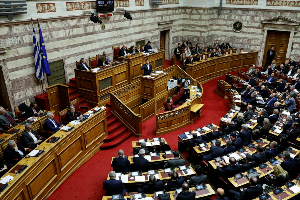 Parlament bo glasoval v petek popoldne. Foto: Reuters Parlament bo glasoval v petek popoldne. Foto: Reuters