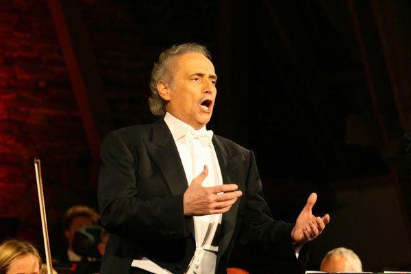 José Carreras bo 10. marca tretjič nastopil pred slovenskim občinstvom. V Stožicah bo nastopil s Simfoničnim orkestrom RTV Slovenija. Foto: RTV SLO José Carreras bo 10. marca tretjič nastopil pred slovenskim občinstvom. V Stožicah bo nastopil s Simfoničnim orkestrom RTV Slovenija. Foto: RTV SLO