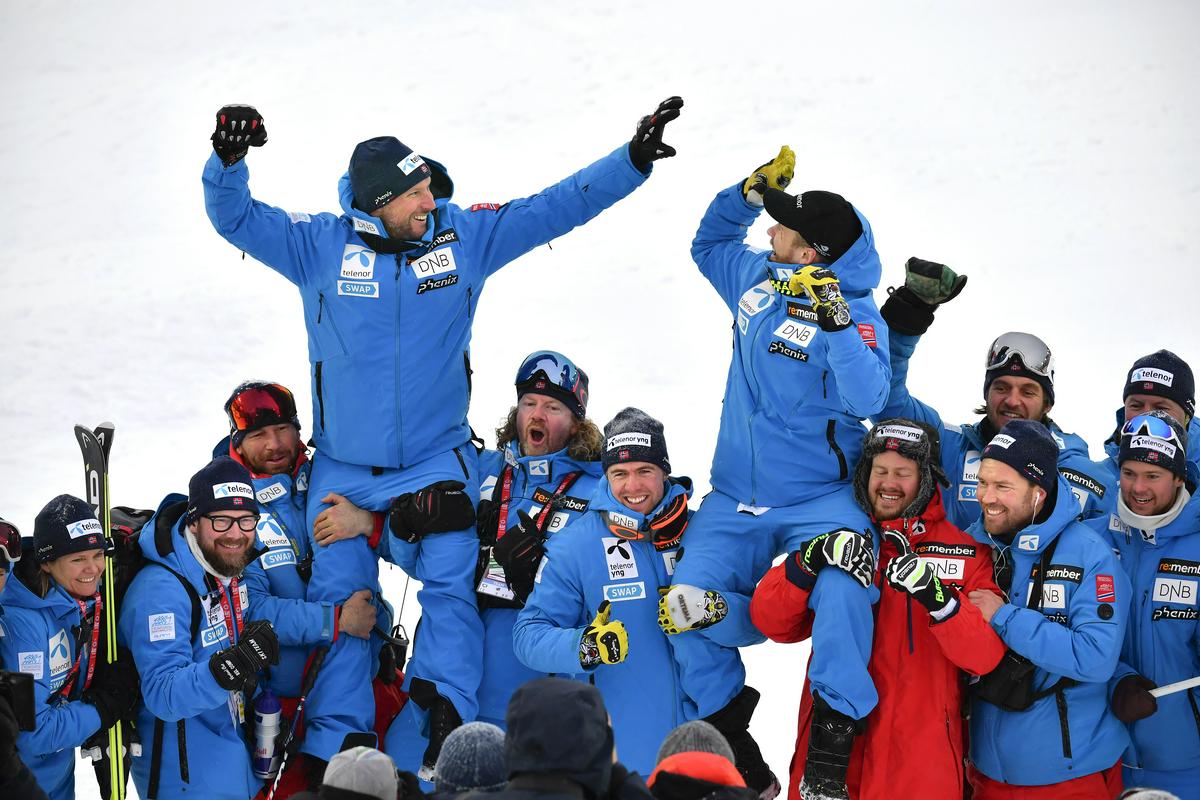 Are 2019: Veselje norveške ekipe, ki jo krasi velika povezanost. Foto: Reuters Are 2019: Veselje norveške ekipe, ki jo krasi velika povezanost. Foto: Reuters
