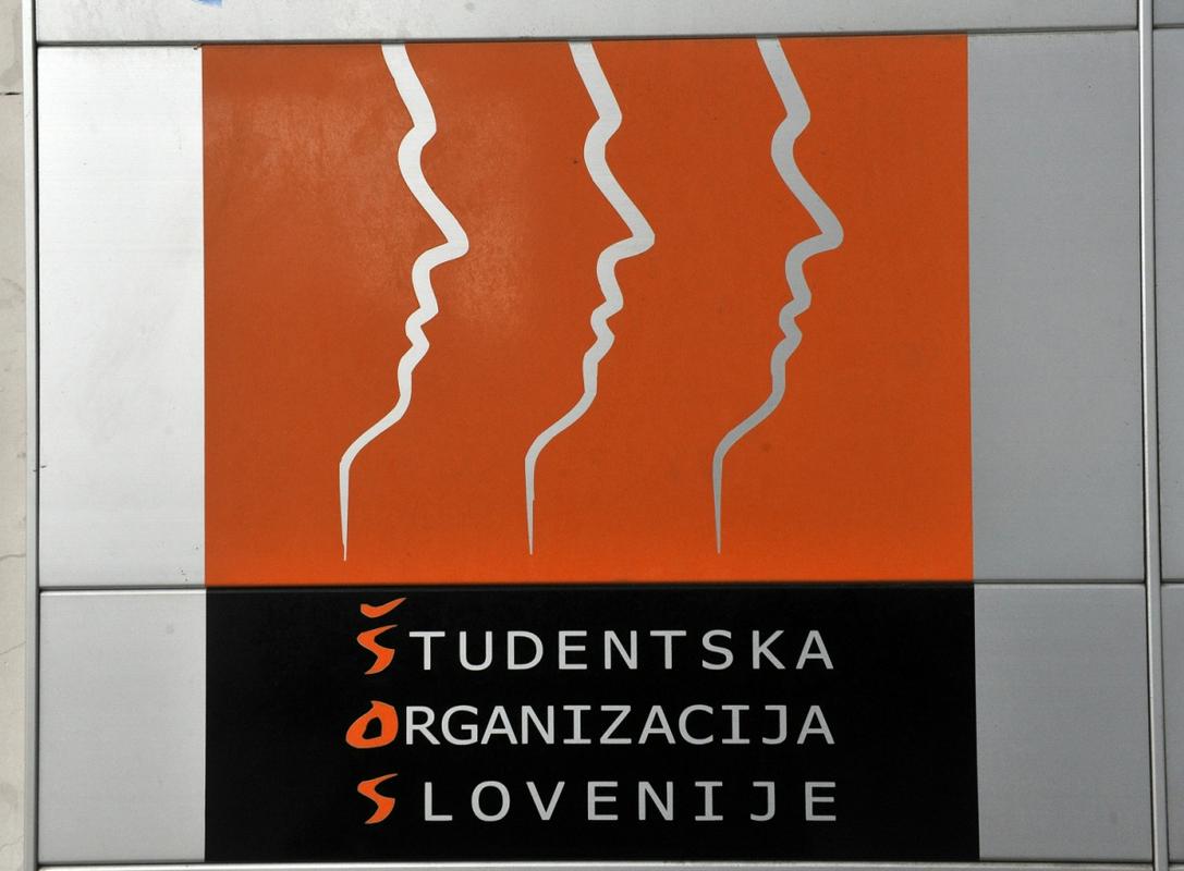 V Študentski organizaciji so od Levice želeli natančne izračune posledic dviga na trgu dela. Strah pred negativnimi posledicami pa, kot priznava predsednik ŠOS-a, lahko temelji le na ugibanju o ustrezni višini in preteklih izkušnjah z višjo obdavčitvijo. Foto: BoBo V Študentski organizaciji so od Levice želeli natančne izračune posledic dviga na trgu dela. Strah pred negativnimi posledicami pa, kot priznava predsednik ŠOS-a, lahko temelji le na ugibanju o ustrezni višini in preteklih izkušnjah z višjo obdavčitvijo. Foto: BoBo