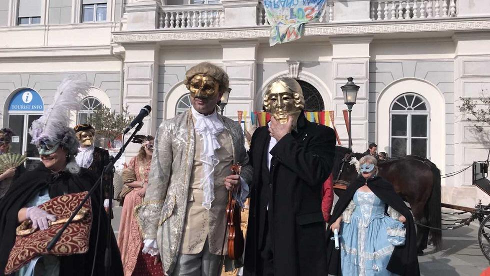 V Piranu je bilo lani čutiti pridih beneškega karnevala. Foto: Radio Koper/Lea Širok V Piranu je bilo lani čutiti pridih beneškega karnevala. Foto: Radio Koper/Lea Širok