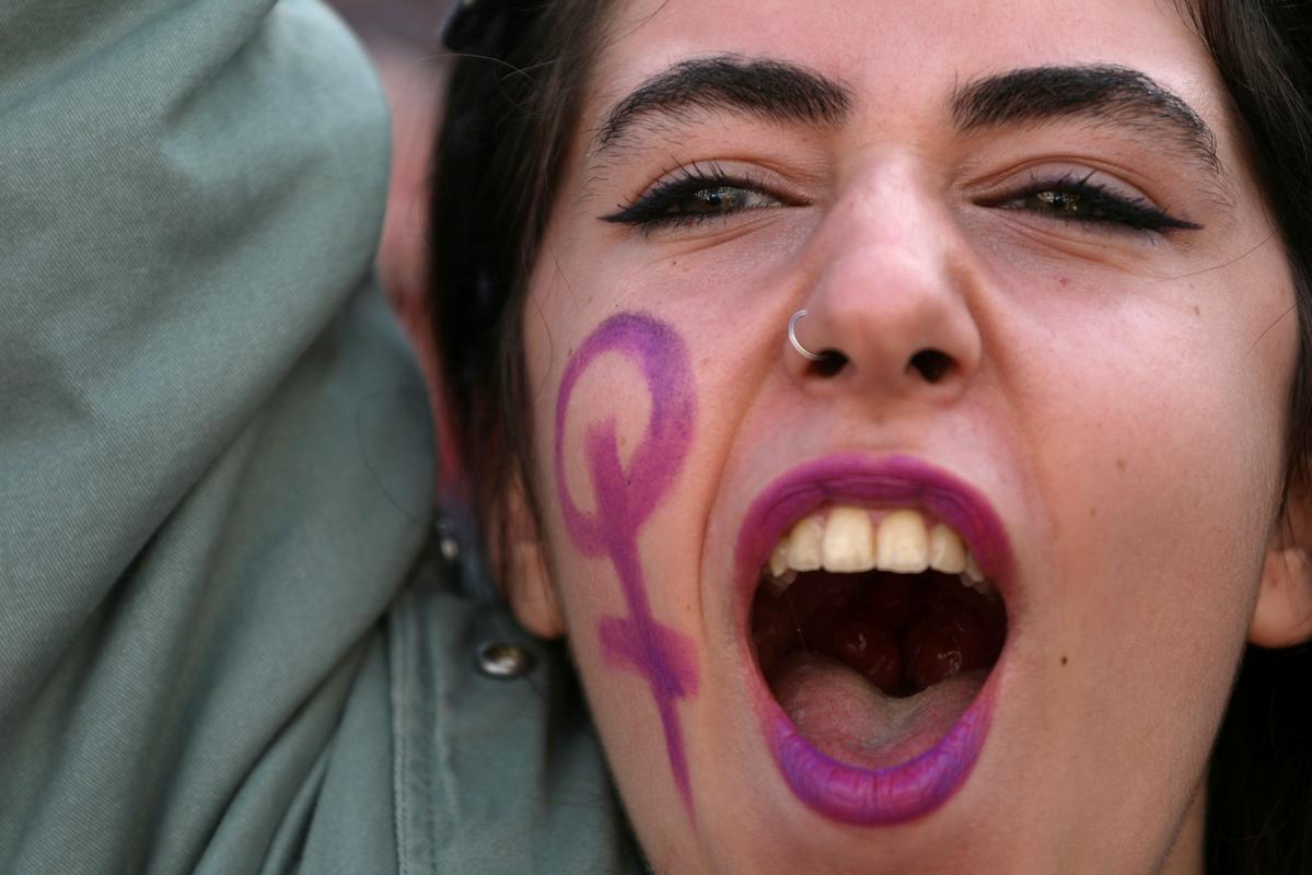 Ideja za podelitev bodeče neže se je porodila v krogu feminističnih iniciativ, skupin in posameznic. Z njo opozarjajo na prikrite in odkrite seksistične izjave, ki po objavi v večini primerov ostanejo nereflektirane in nekritizirane. Foto: Reuters Ideja za podelitev bodeče neže se je porodila v krogu feminističnih iniciativ, skupin in posameznic. Z njo opozarjajo na prikrite in odkrite seksistične izjave, ki po objavi v večini primerov ostanejo nereflektirane in nekritizirane. Foto: Reuters