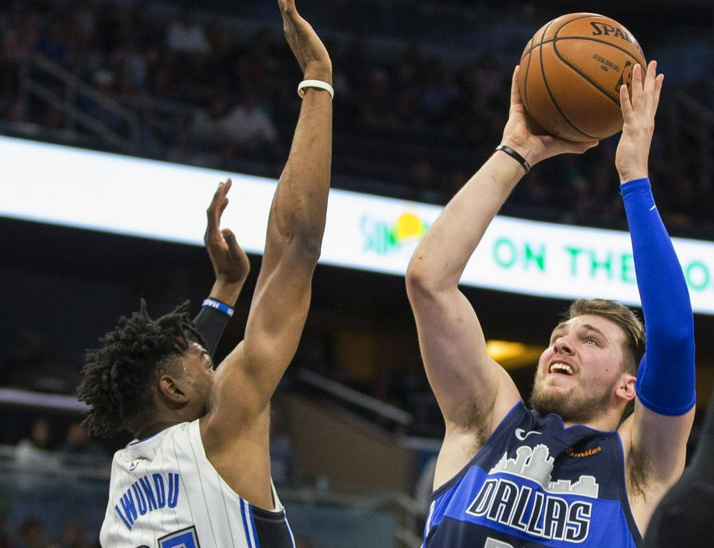 Luka Dončić se je izkazal tudi v Amway Centru. Foto: AP Luka Dončić se je izkazal tudi v Amway Centru. Foto: AP