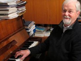 Ivan Tavčar – duša najbolj množične pevske revije Primorska poje