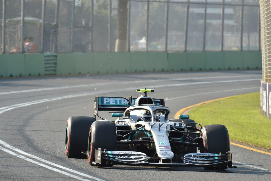 MMC-jev dirkač dneva: Valtteri Bottas. Izjemna predstava finskega dirkača, takoj je švignil v vodstvo in ga zadržal do konca, medtem si je pred aktualnim svetovnim prvakom nabral več kot 20 sekund prednosti za prvo zmago po 26. novembru 2017 (VN Abu Dabija). Pika na i sta še najhitrejši krog na dirki in dodatna točka. Foto: Reuters MMC-jev dirkač dneva: Valtteri Bottas. Izjemna predstava finskega dirkača, takoj je švignil v vodstvo in ga zadržal do konca, medtem si je pred aktualnim svetovnim prvakom nabral več kot 20 sekund prednosti za prvo zmago po 26. novembru 2017 (VN Abu Dabija). Pika na i sta še najhitrejši krog na dirki in dodatna točka. Foto: Reuters