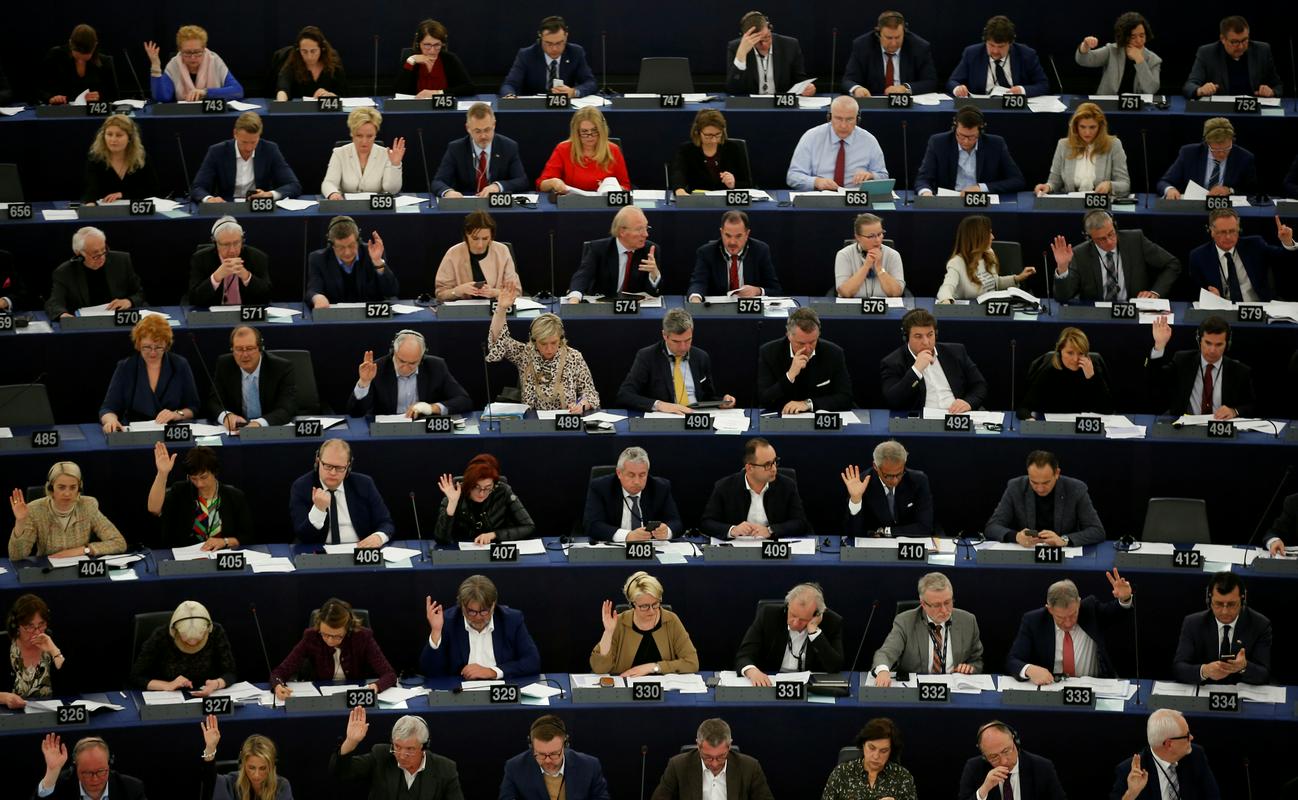Volitve v Evropski parlament bodo po EU-ju potekale med 23 in 26. majem. V novi, skrajšani različici bo nagrada imenovana lux – The European Audience Film Award (lux – filmska nagrada evropskega občinstva), saj bo odslej o zmagovalcu poleg poslancev Evropskega parlamenta odločalo tudi občinstvo. Foto: Reuters