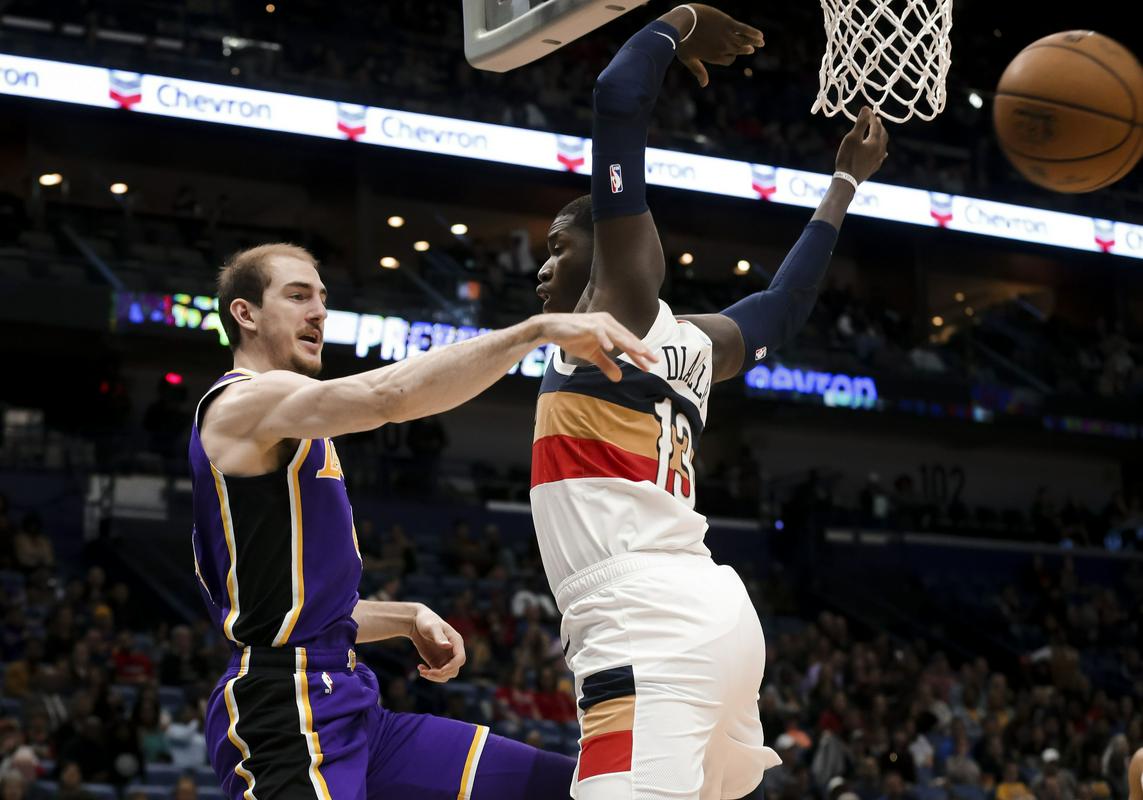 Alex Caruso je imel večer kariere v New Orleansu. Večino sezono je igral v G-ligi za South Bay Lakerse. Vodstvo kluba bo zdaj moralo resno razmisliti, če ga želi obdržati za naslednjo sezono. Foto: Reuters Alex Caruso je imel večer kariere v New Orleansu. Večino sezono je igral v G-ligi za South Bay Lakerse. Vodstvo kluba bo zdaj moralo resno razmisliti, če ga želi obdržati za naslednjo sezono. Foto: Reuters